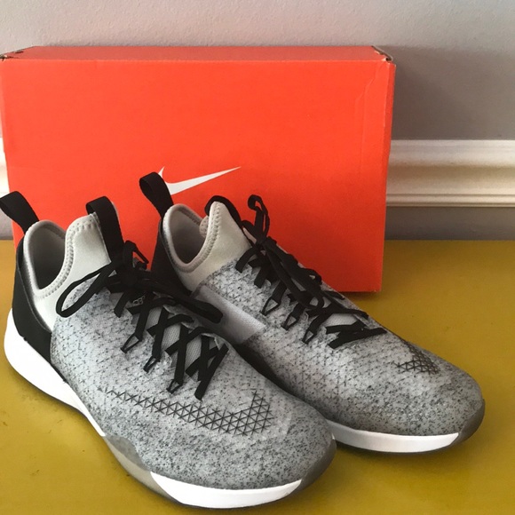 Nike Shoes - ExCELLENT COND NIKE FLYNIT RACER SZ 8.5 GRAY & BLK